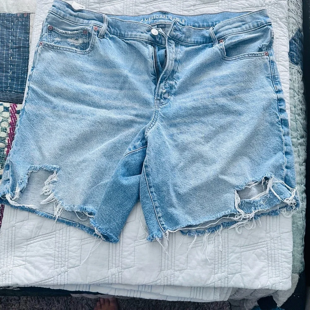 American Eagle Outfitters Blue Jean Shorts with Frayed Hem - Picture 5 of 9